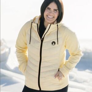 ZYIA Women's Off-White Puffer Jacket